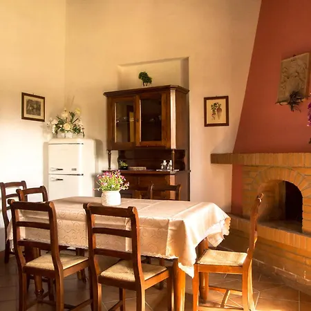 Apartment Cresci Con Piscina Sassetta