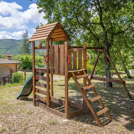 Cresci Con Piscina Apartament *